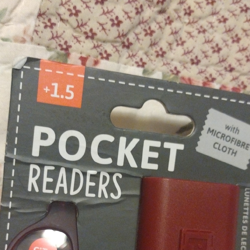 Pocket Readers with Case And Microfiber Cloth - Picture 5 of 7
